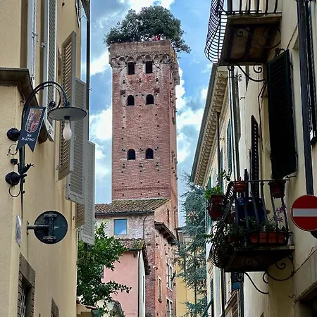 Torre Guinigi - Anfiteatro W/courtyard Apartmán *